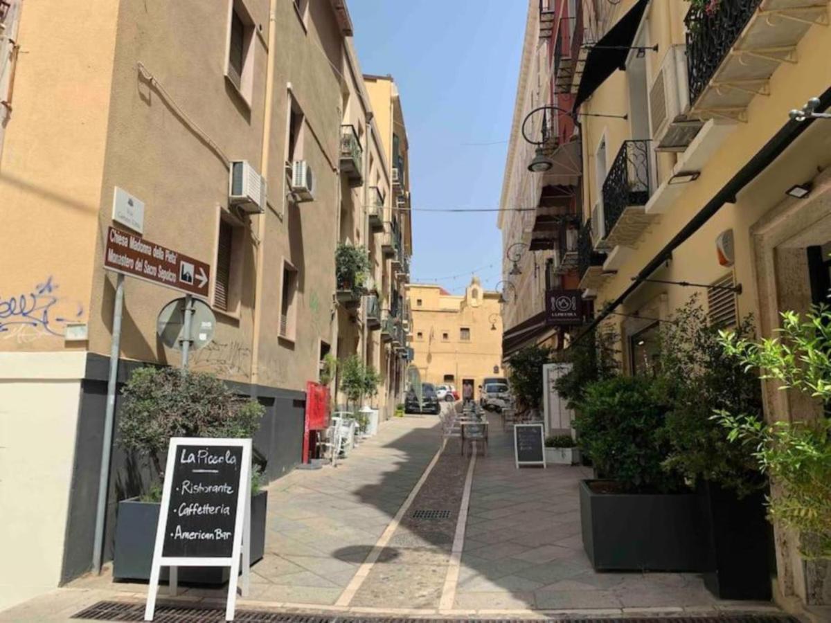 Appartamento Cagliari Centro Con Vista Sul Porto Exterior photo