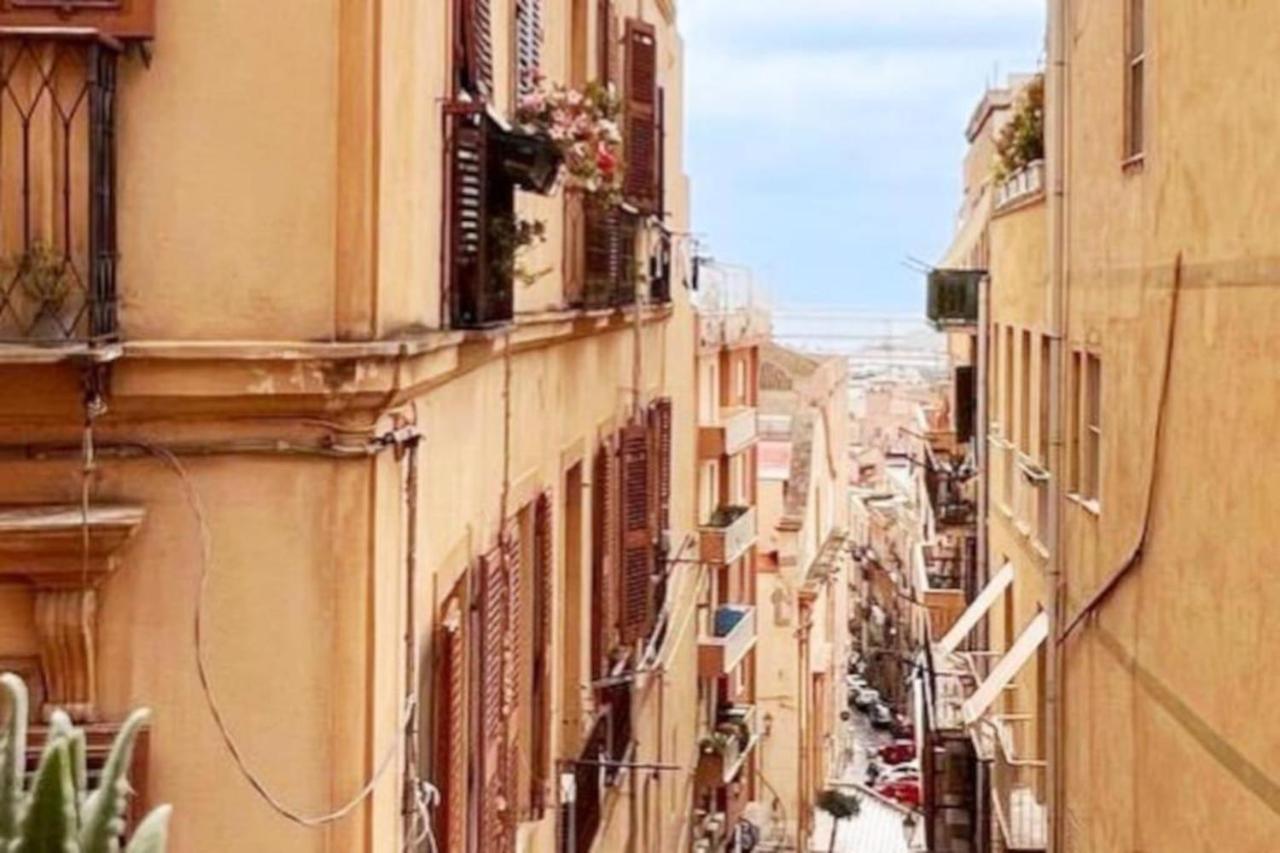 Appartamento Cagliari Centro Con Vista Sul Porto Exterior photo
